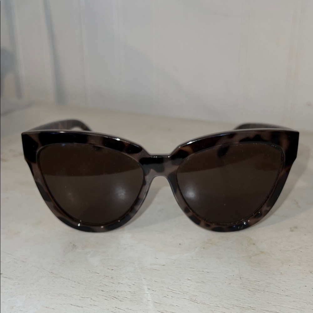 Le Specs tortoise Liar Liar sunglasses Cat eye frames